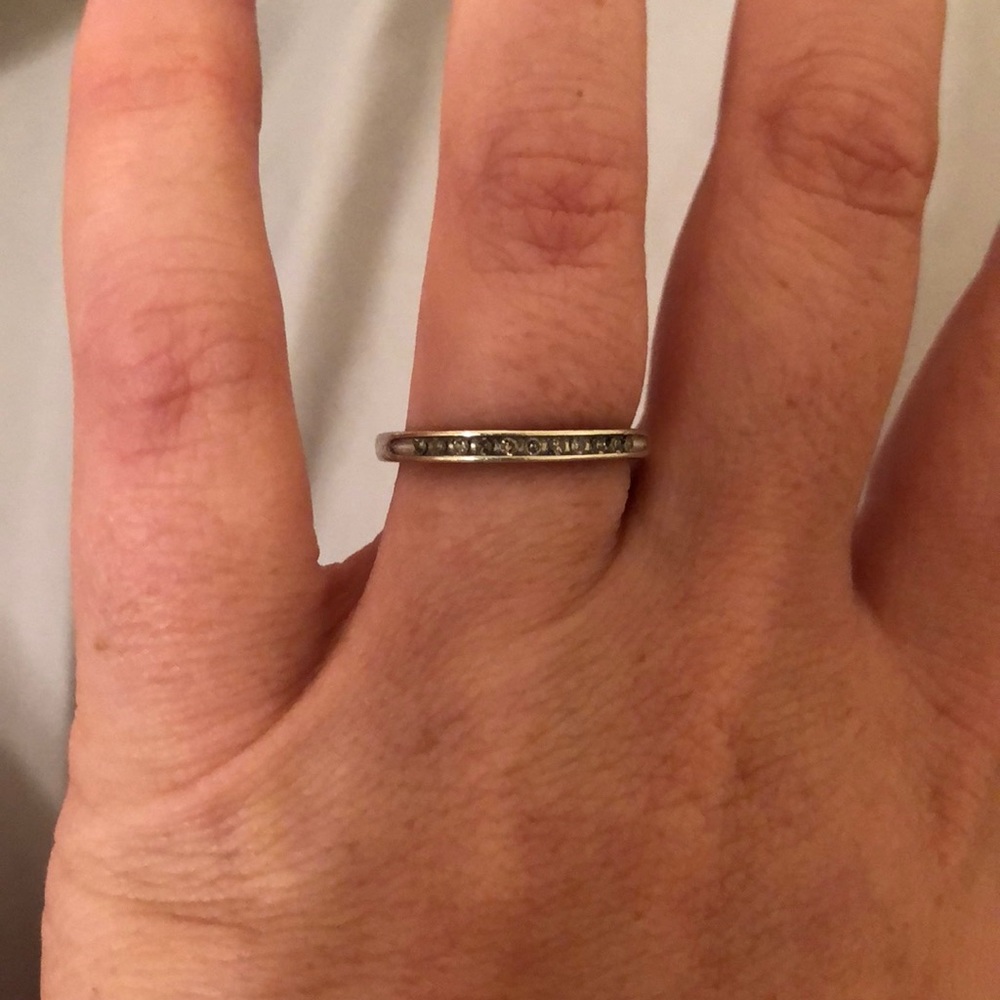 Diamond wedding band